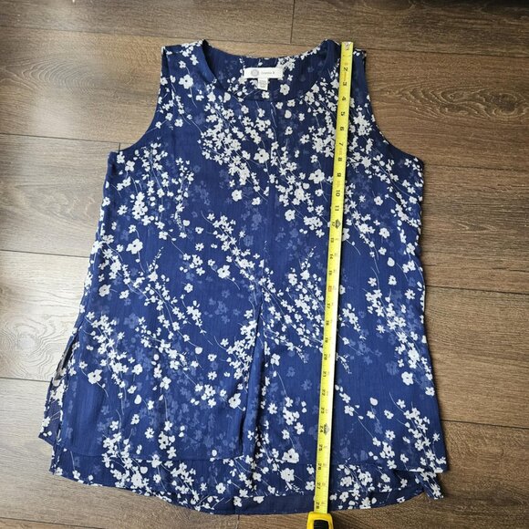 💥$5 ADD ON - CRISTINA B Blue White Floral Sleeveless Relaxed Fit Blouse Size S - Picture 7 of 13